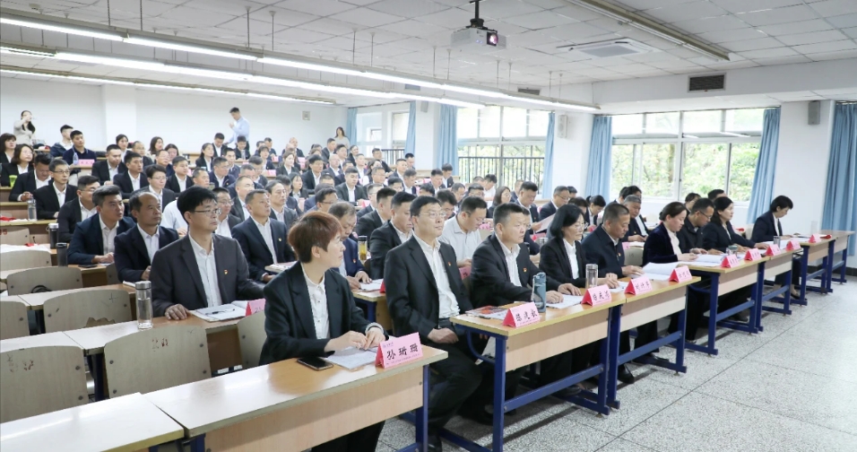 为实干赋能，为发展蓄力——宏河集团干部素质能力提升和煤矿工程技能提升培训相继开班！3