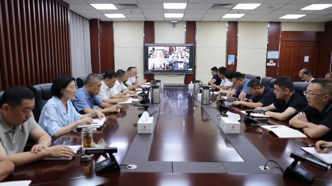 宏河集团召开八月份安全办公会议 部署关键期安全攻坚任务1